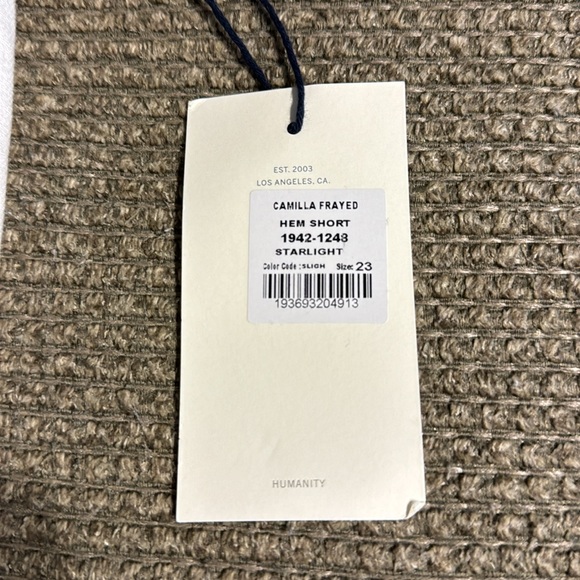 Camilla white frayed hem short size 23. NWT - Picture 5 of 5